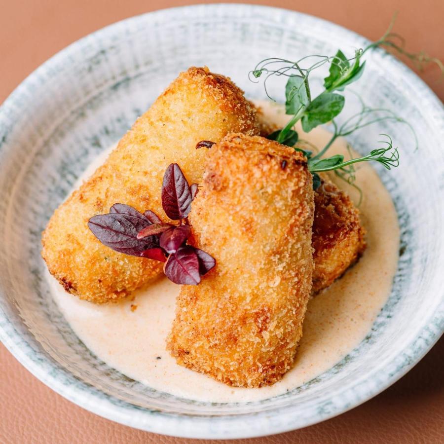 Royal Tulip Hotel & Casino, Tbilisi Ngoại thất bức ảnh Mozzarella sticks