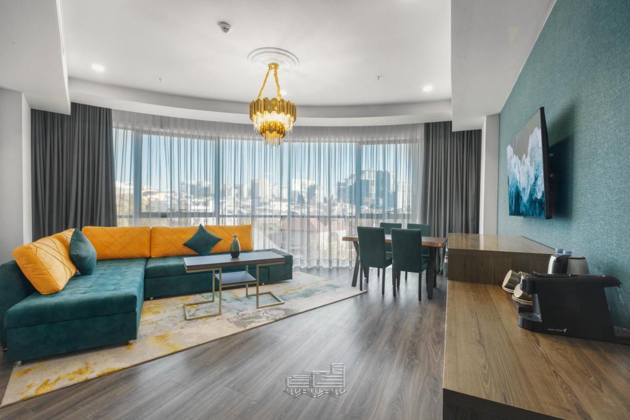 Royal Tulip Hotel & Casino, Tbilisi Ngoại thất bức ảnh Suite at the hotel
