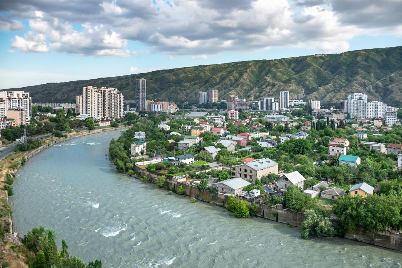 Royal Tulip Hotel & Casino, Tbilisi Ngoại thất bức ảnh The Rioni River in Vladikavkaz